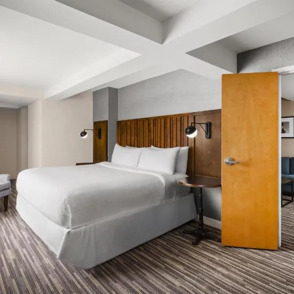 Best Western Premier Plainview-Long Island Hotel, hotelli kohteessa Plainview