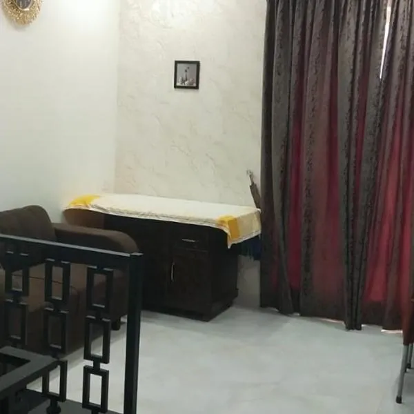 Park View Fully furnished House Citi Housing Sialkot, hotel u gradu Sialkot