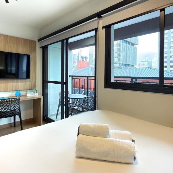Studio moderno, com varanda, próximo de CGH