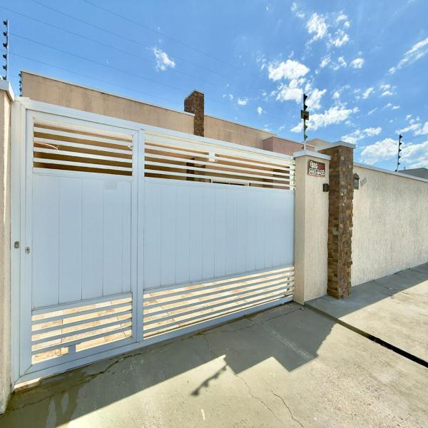 Casa com 3 quartos, ar-cond., Wi-Fi e garagem - Foto 2