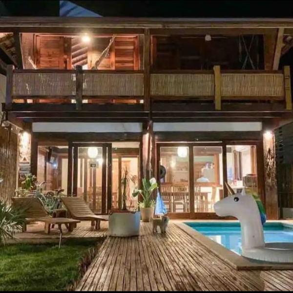 House 4 Suites in front of Paradise