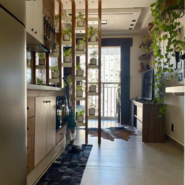Studio moderno, completo e aconchegante