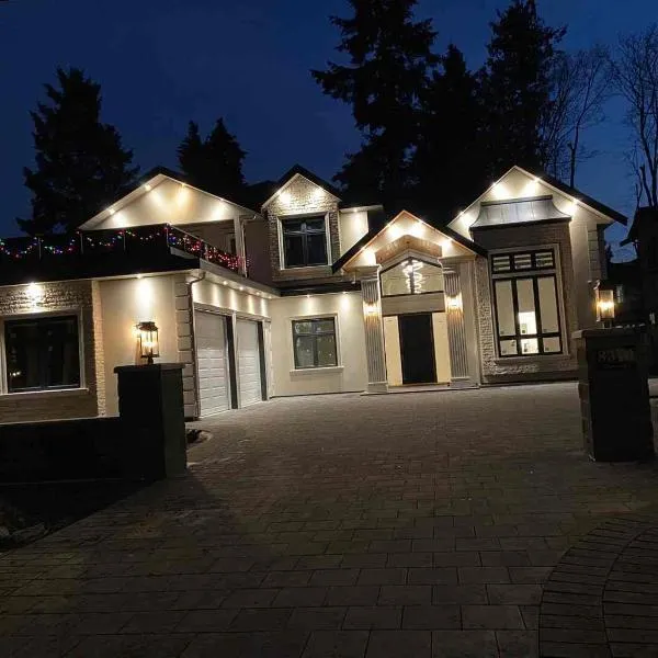 Cozy home in Richmond with private bathrooms，里士滿的飯店
