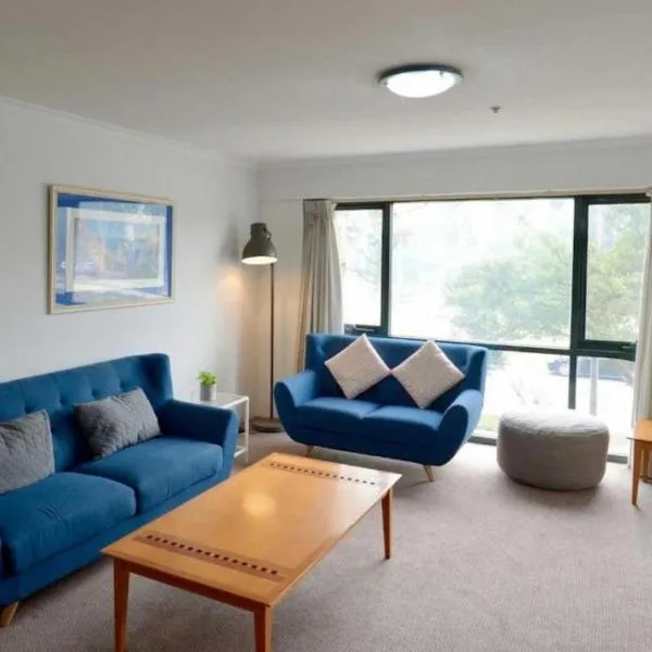 Sunny Braddon Apt near Civic - Hosted by Canstay, hotel i Canberra