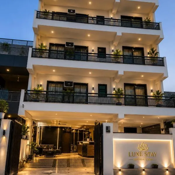 Hotel Blue Horizon Corporate Stay Sec-144 Near 142-143 Metro, Hotel in Noida