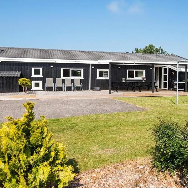 5 star holiday home in Hjørring, hôtel à Lønstrup