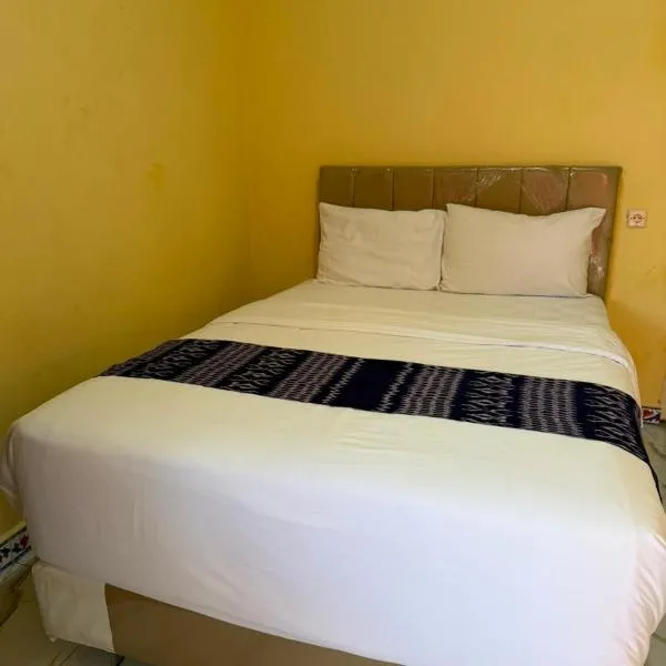 Tambolaka Airport में, होटल Amita Homestay