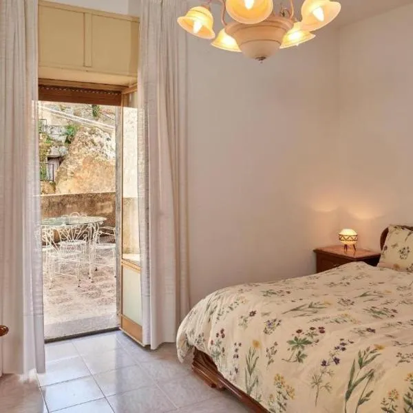 Casa della nonna, hotel Sperlinga városában