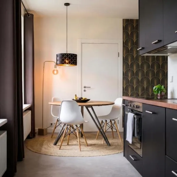 Quiet Ķīpsala Apartments - FREE PARKING & BICYCLES, ξενοδοχείο στη Ρίγα