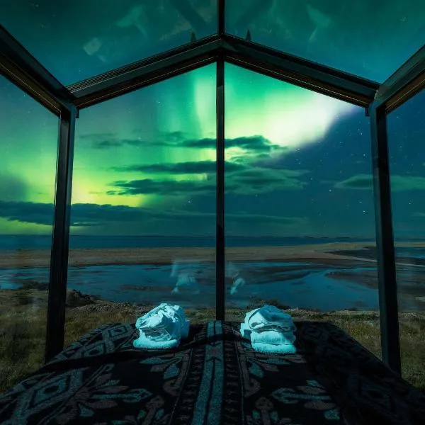 Panorama Glass Lodge WEST, hotel di Akranes