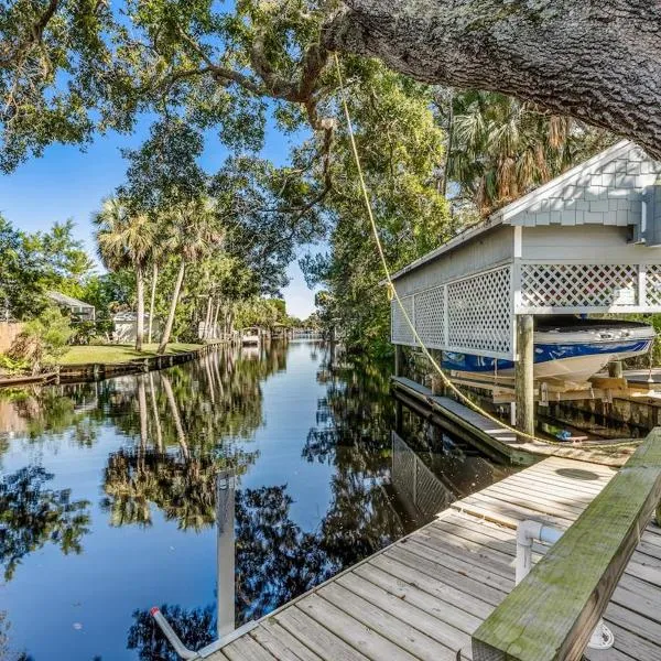 WATERFRONT Kayakers Dream nature lover cottage，位于奥蒙德海滩的酒店