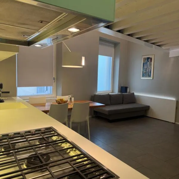 Casa design ai Portici, hotel v destinaci Rovereto