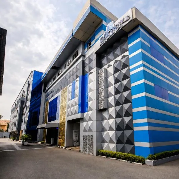 GolfView Suites & Conference Center, Ikeja, hotel en Ikeja