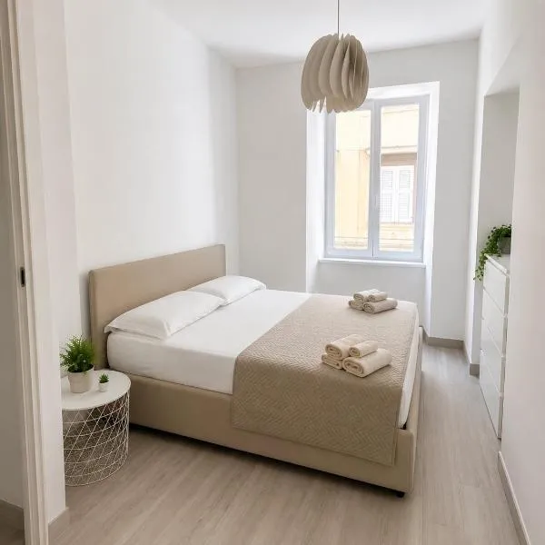 Luxury apartment + garage, Hotel in Triest