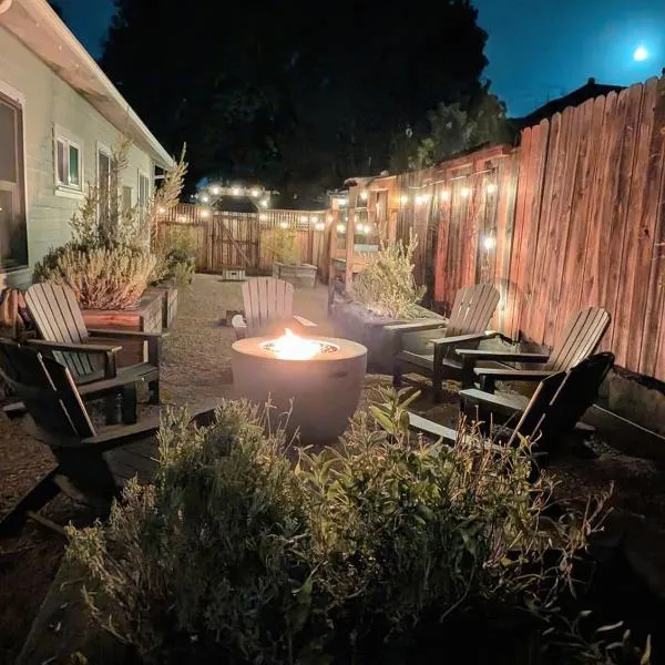 Luxury Paso Bungalow Hot Tub & EV Charger, hotel i Paso Robles