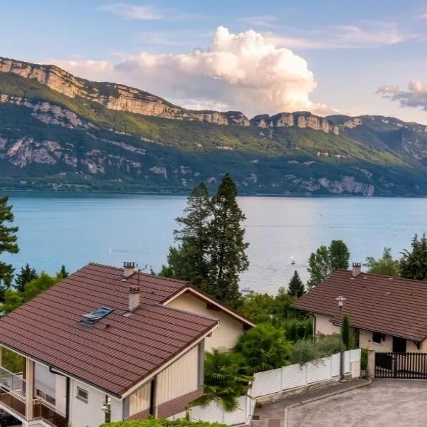 Viesnīca Villa avec vue lac panoramique proche de la plage pilsētā Conjux