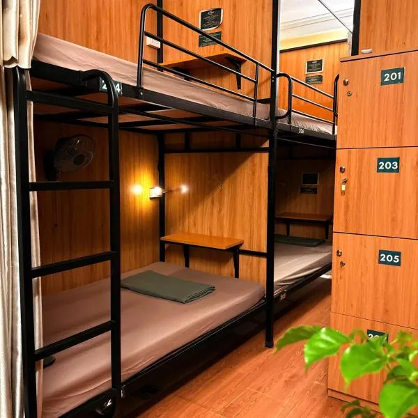 AprilBox Trackside Hostel, hotel u Hanoju