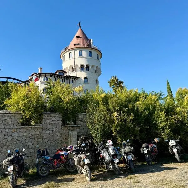 Keshtjella Duka, hotel a Rrëshen