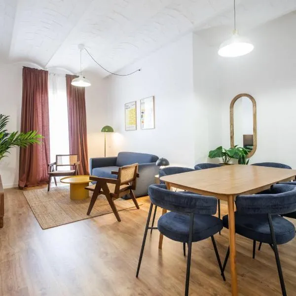 33PAR1094 - Magnific 2BR Flat in Poble Sec, hotel u Barceloni