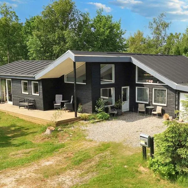 8 person holiday home in Storvorde, hotel en Storvorde