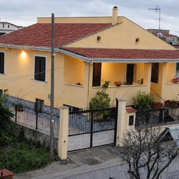 Antiche Torri Guest House, hótel í Castel Volturno