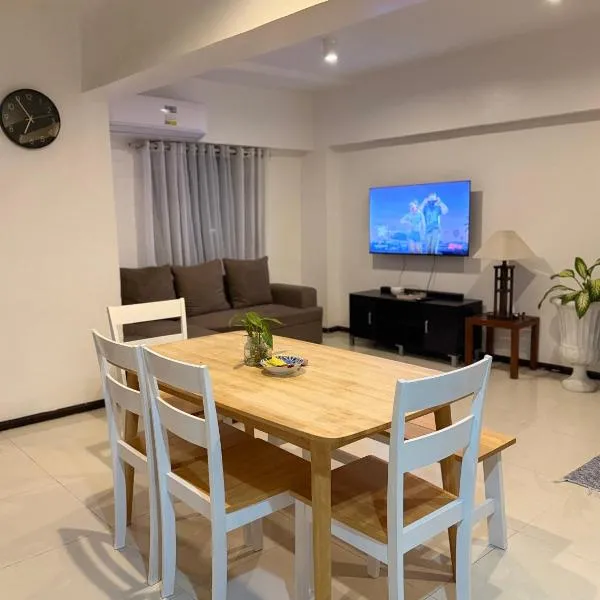 Viesnīca Mactan Airport Cozy Family Loft Condo by A&C pilsētā Pusok