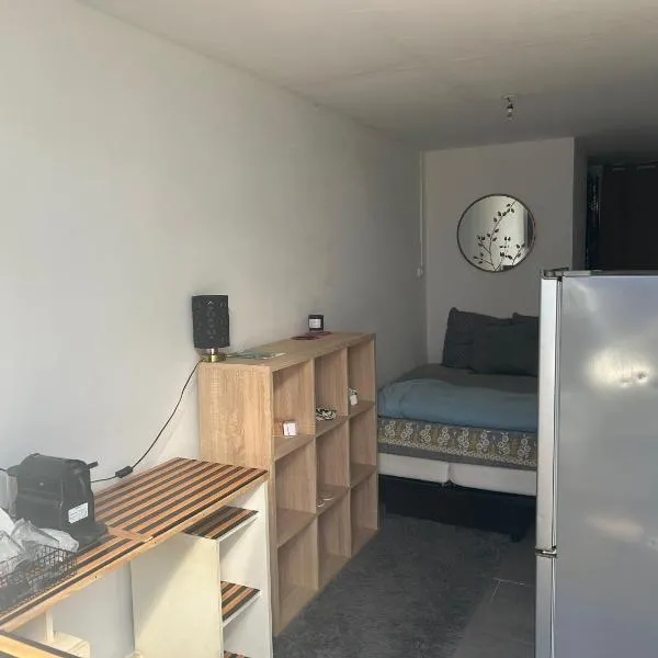 Studio indépendant à Saint-André, hotel en Saint-André