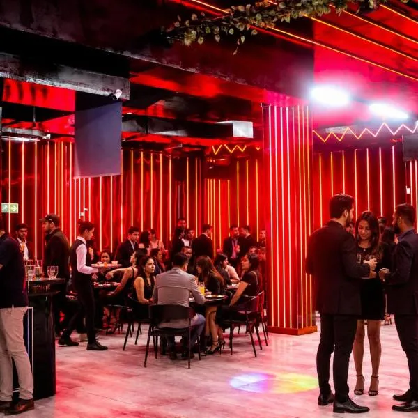 Silver Luck Lounge & Hotel, hotel en Brakpan