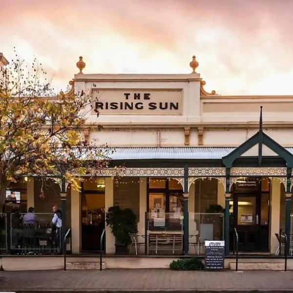The Rising Sun, hotel Auburnben