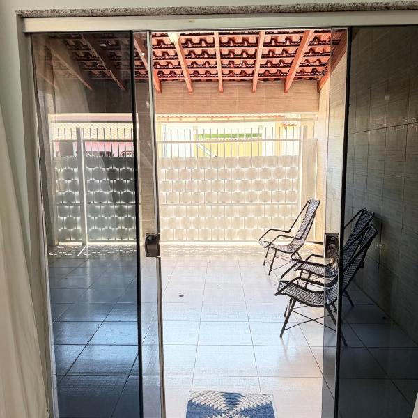 Quarto Dinha c Banheiro e Ar condicionado - Foto 4