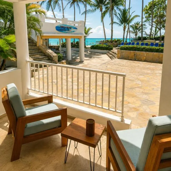 Oceanfront Kite Beach, 2BR, Patio,Pool, 15 steps to sand, hotell i Cabarete