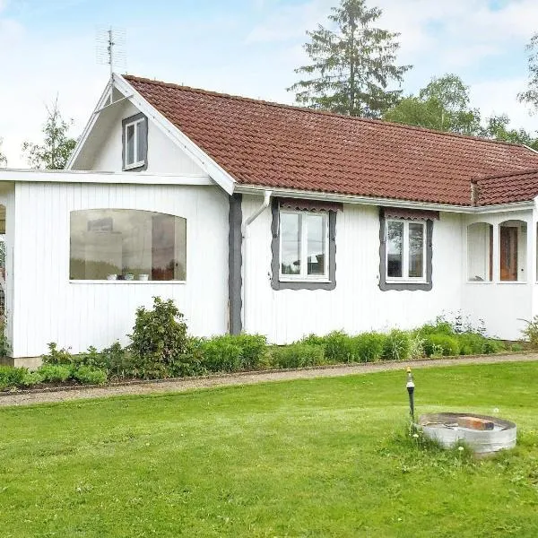 4 star holiday home in Vara, hotell i Vara