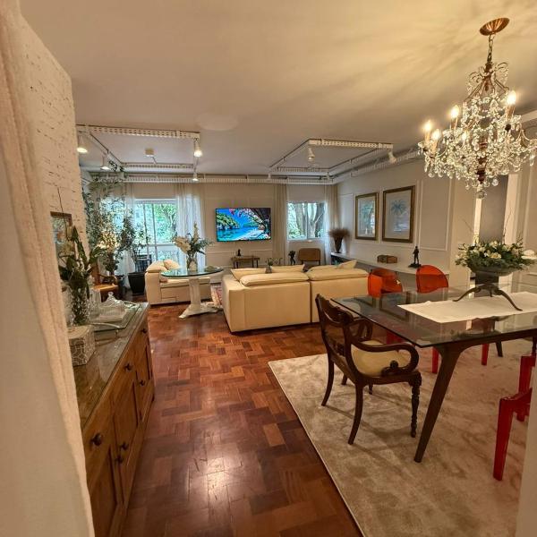 House with personality on the best block in Jardins!