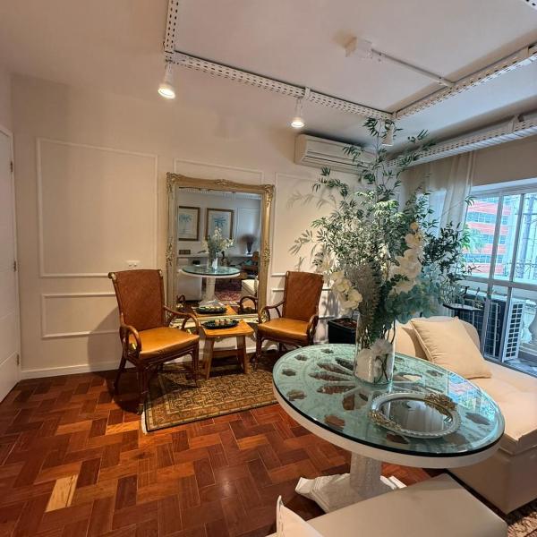 House with personality on the best block in Jardins! - Foto 5