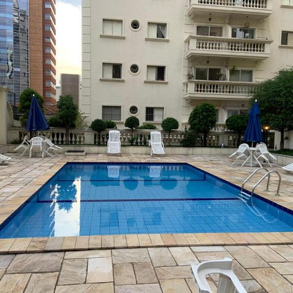 House with personality on the best block in Jardins! - Foto 4
