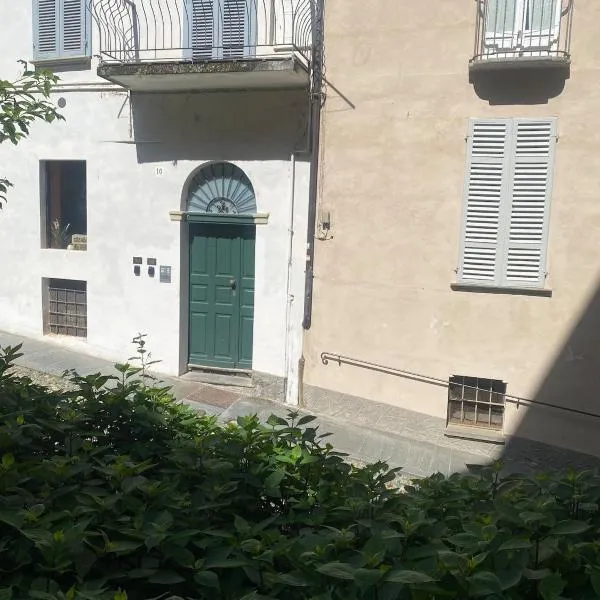 Casa Piazzetta, hotel in Saluzzo