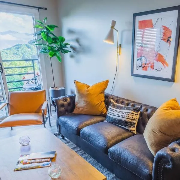 The Higher the Hair - 2BR Condo for 4 facing Park, Wifi, hotel en Gatlinburg