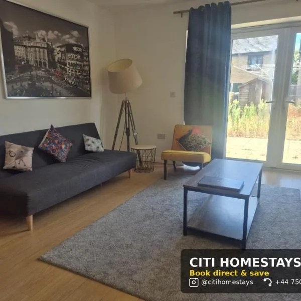 Bexleyheath Living A Modern, Warm & Spacious Home for Contractors, Families and Groups, hotel en Bexleyheath