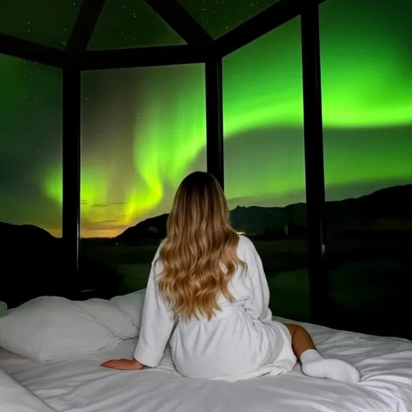 Aurora Glass Cabin I Private Sauna and Jacuzzi, hotel sa Hvolsvöllur