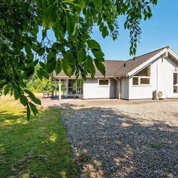 6 person holiday home in Toftlund-By Traum โรงแรมในToftlund