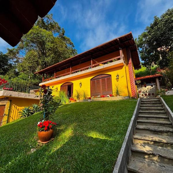 Casa Amarela, refúgio aconchegante na Serra