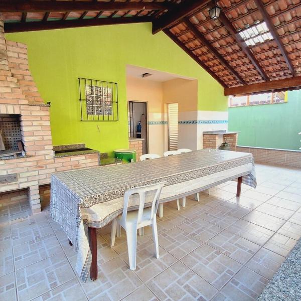 Casa com suítes, perto da praia - Foto 4