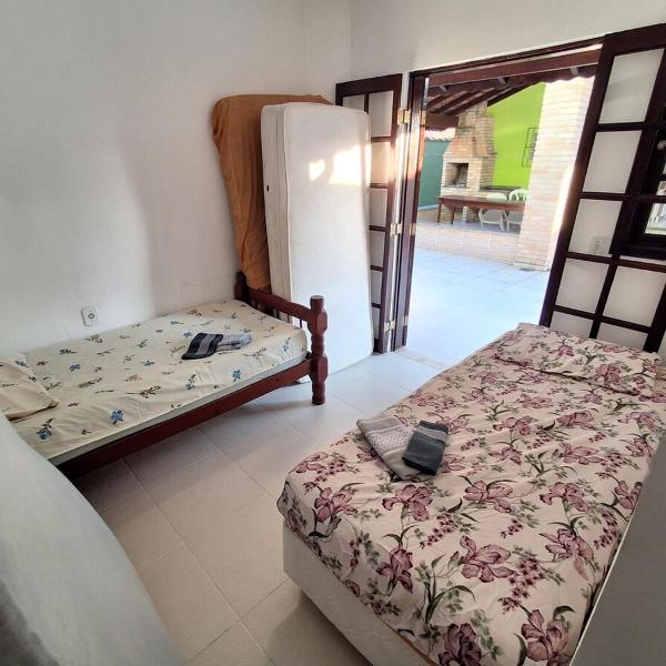 Casa com suítes, perto da praia - Foto 2