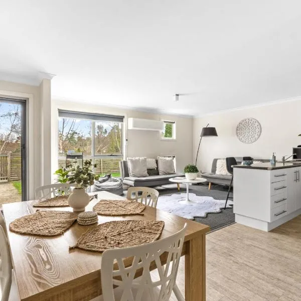 Stylish and Spacious Launceston Villa plus Free Wifi, hotel en Launceston