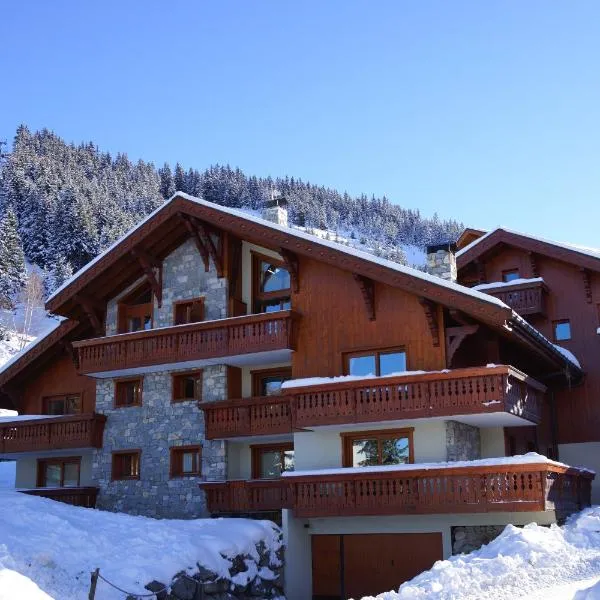 Appartement 3 pièces skis aux pieds โรงแรมในLes Allues