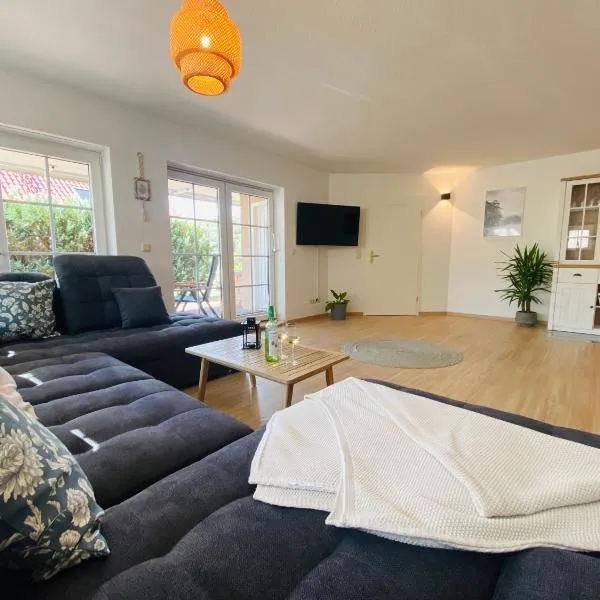Ferienwohnung Am Steinberg, hotelli kohteessa Nauendorf