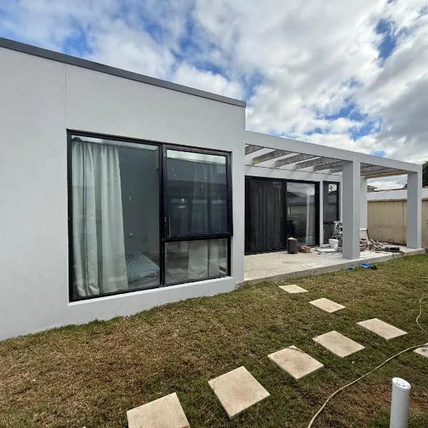 Brand New 1Bedroom Entire House, hotel v mestu Albion