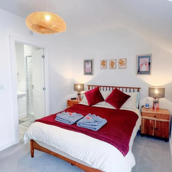 Eden Gateway full equipment brand new bright and modern En-suite Double bedroom - room 3 near city centre, Hotel in Birmingham