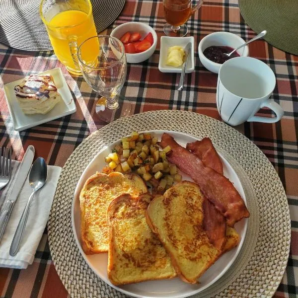 MonJardin Bed and Breakfast, отель в городе Port Burwell