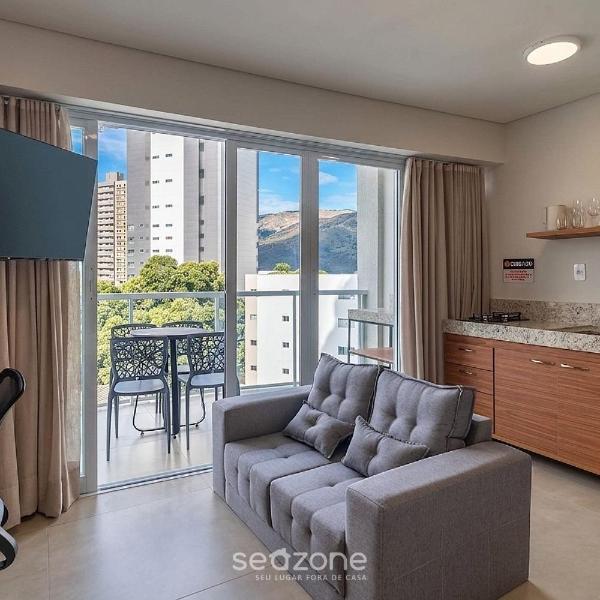 Studio c/ Varanda em Cond. c/ Piscina MSU0305